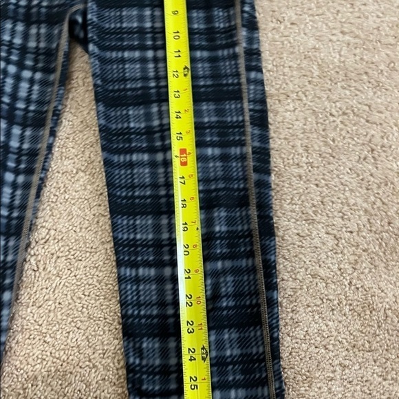 Athleta Plaidness gray and black Capri leggings - Picture 5 of 7